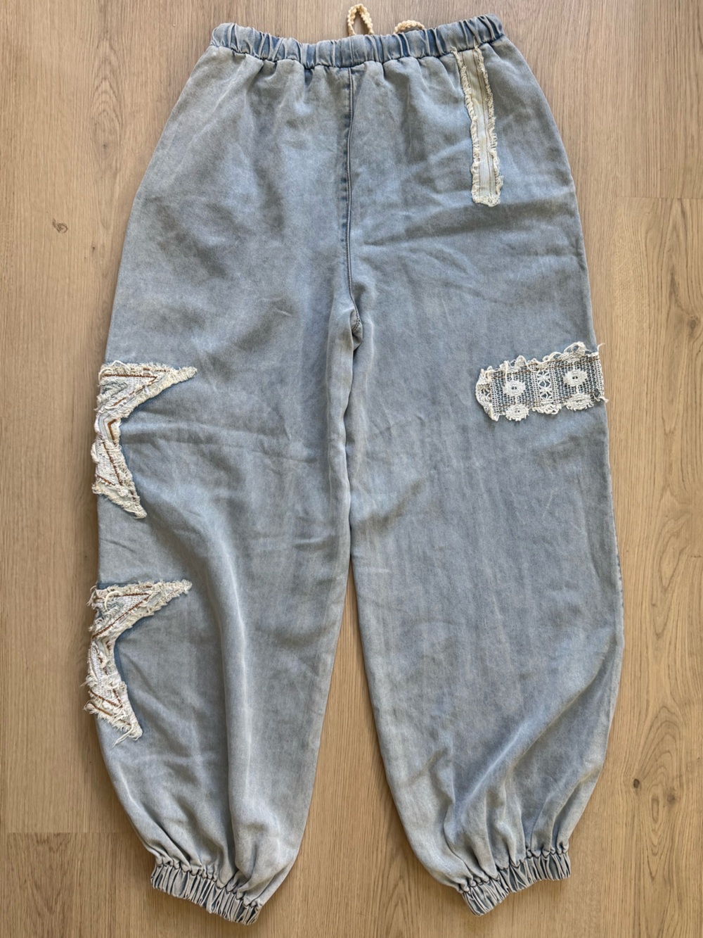 POL Wishing Star Light Wash Denim Joggers with Star Appliqués Soft Cotton Size M - Picture 8 of 8